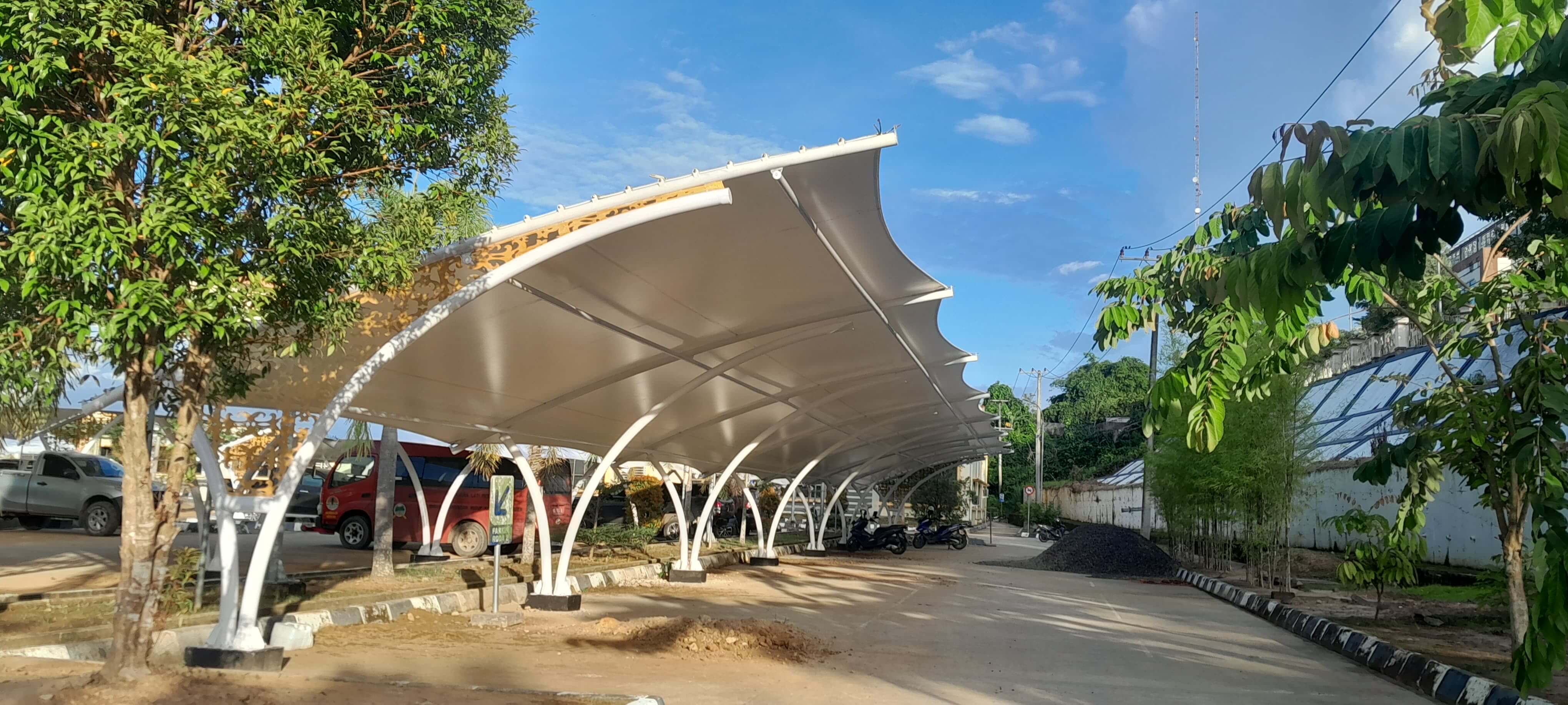tenda membrane parkir mobil